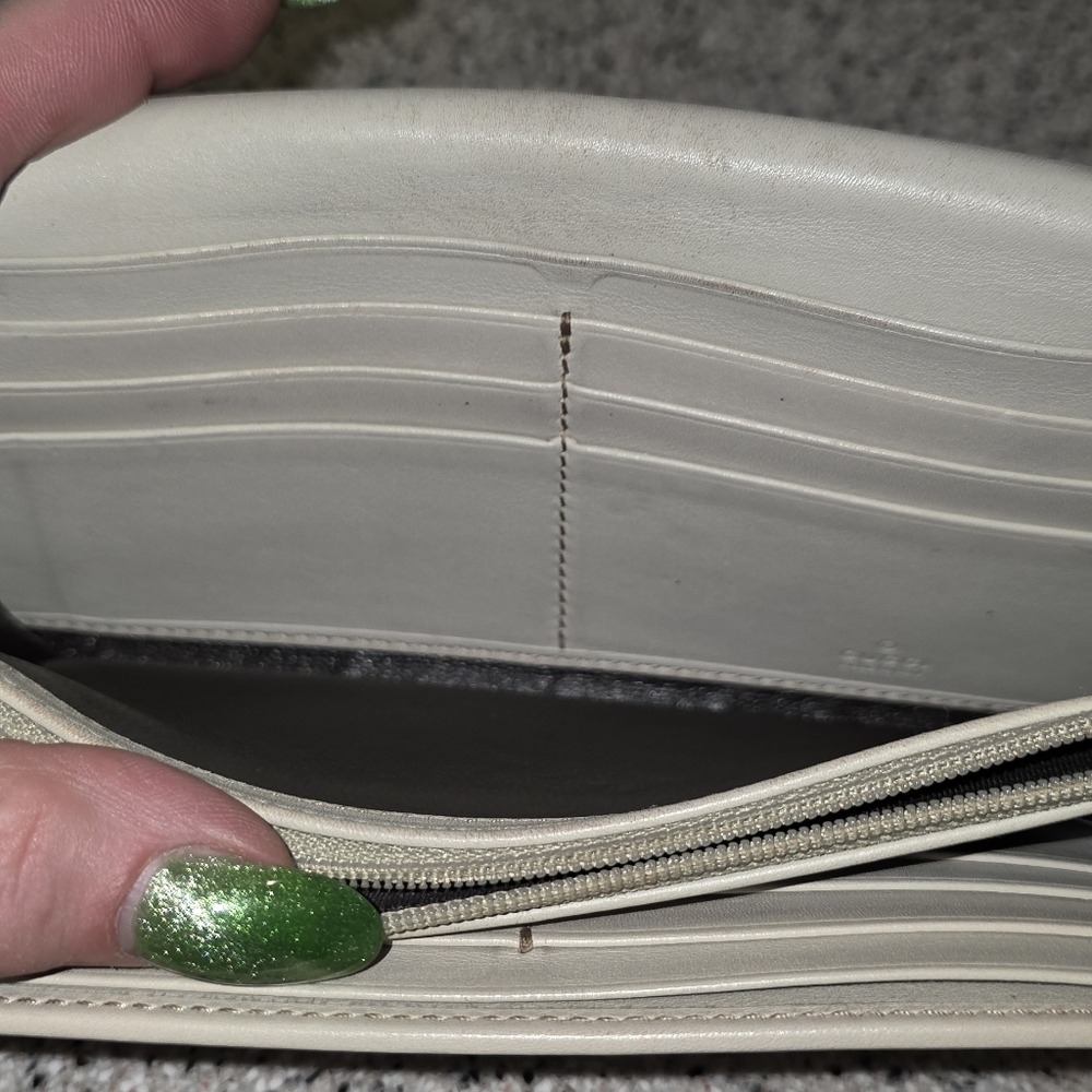 Gucci Guccissima Wallet In Ivory. Comes With Unbranded Chain - Picture 6 of 13